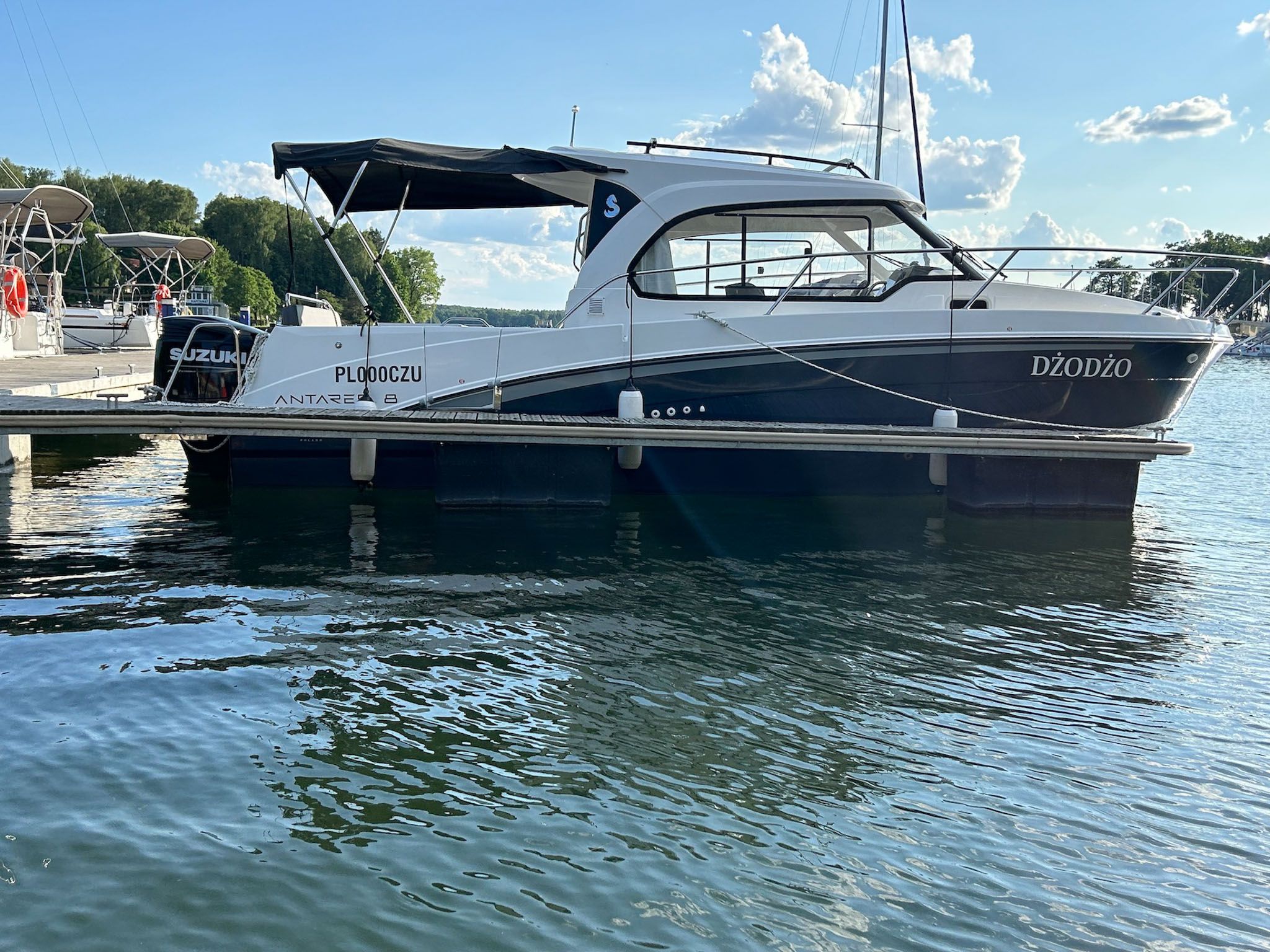 Beneteau Antares 8 | Dzo Dzo