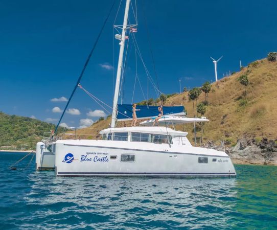 Lagoon 420 | Blue Castle