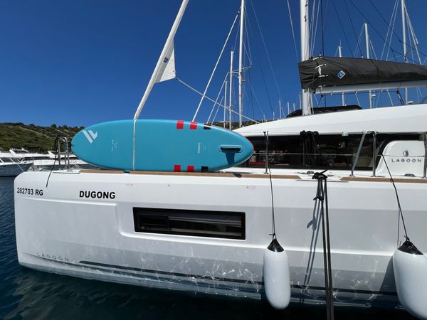 Lagoon 40 | Dugong