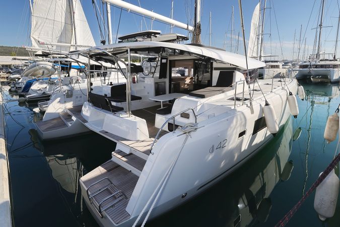 Lagoon 42 | Dear John