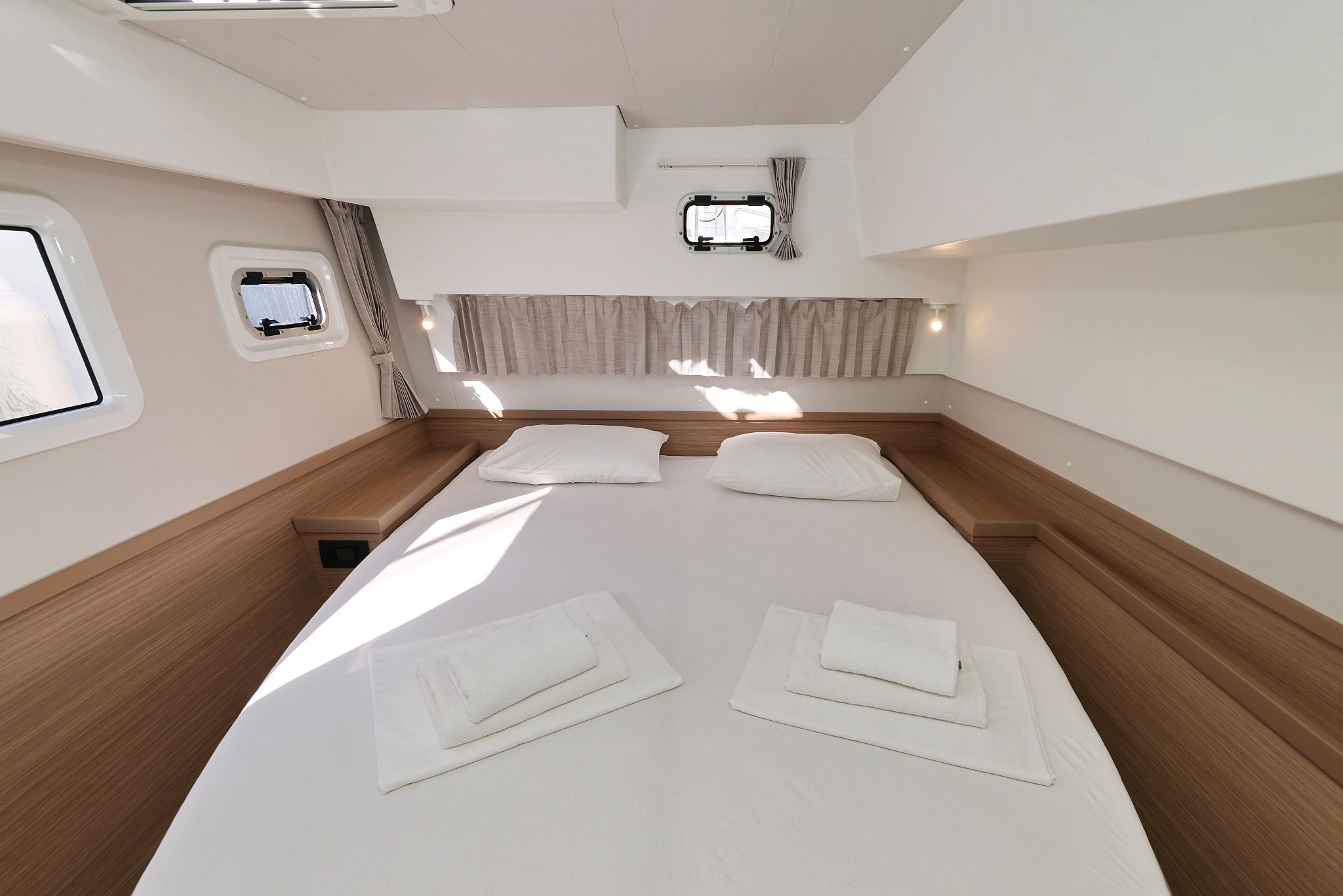 Lagoon 42 | Dear John