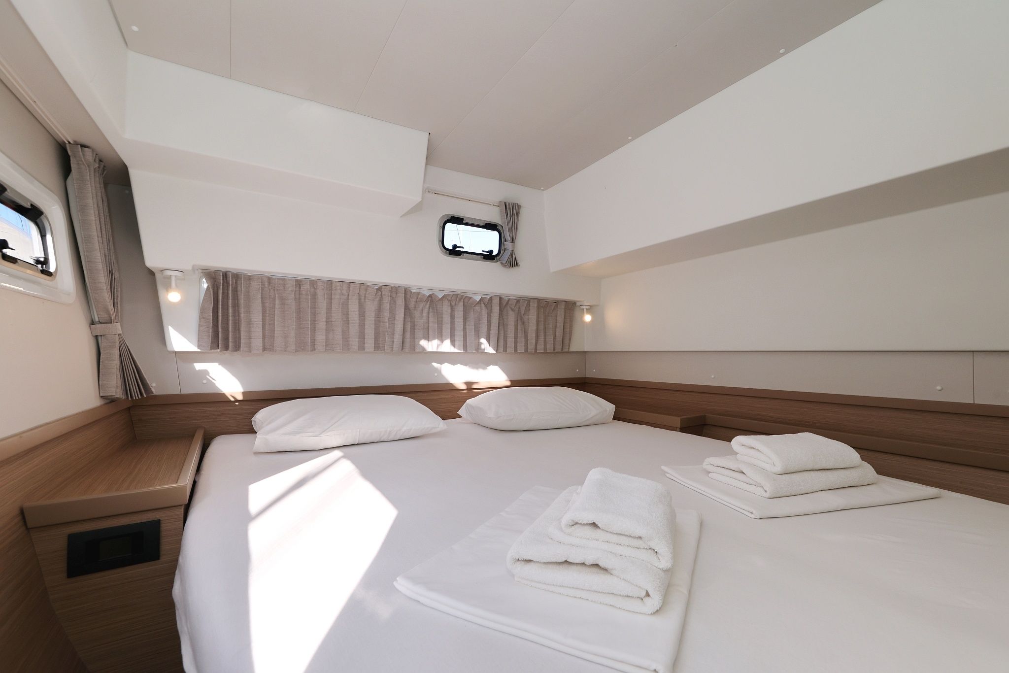 Lagoon 42 | Dear John