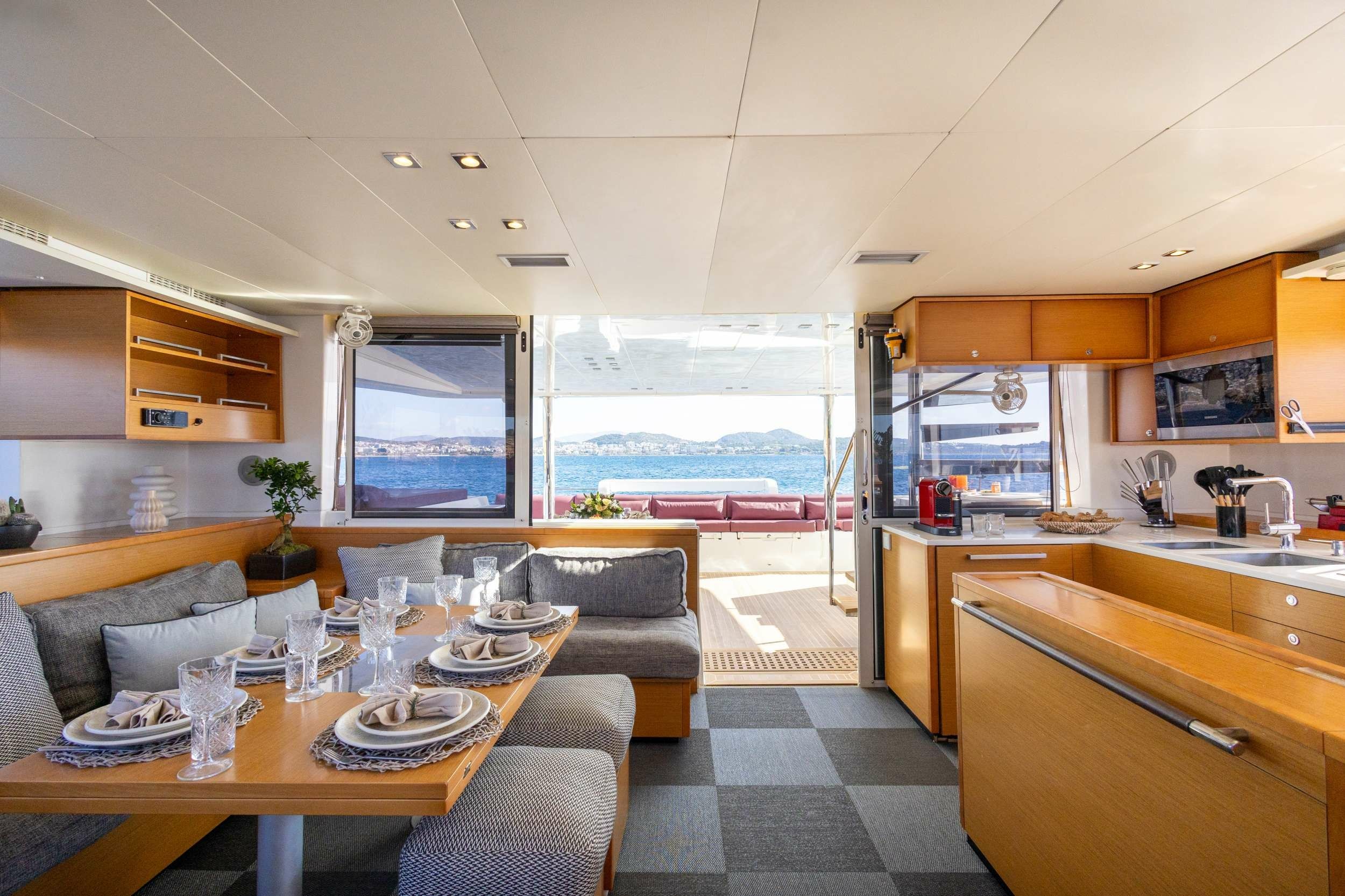 Lagoon 560 S2 | King of Diamonds