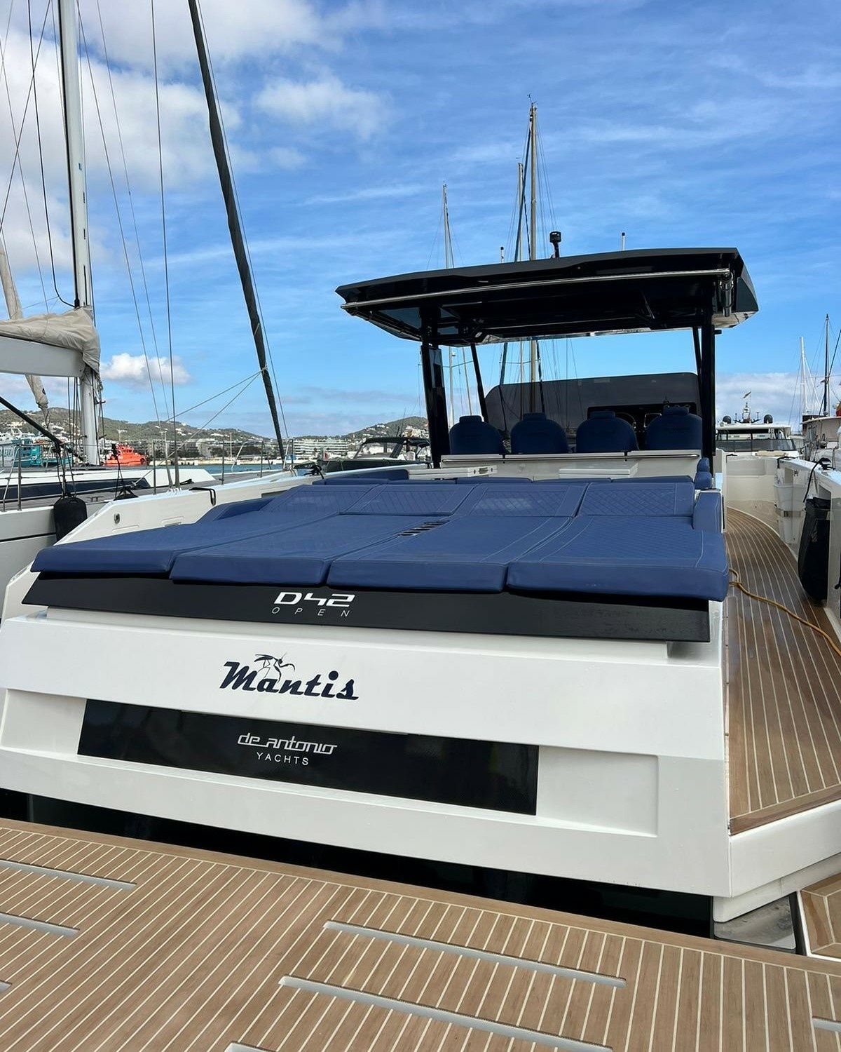 De Antonio D42 Open | Mantis