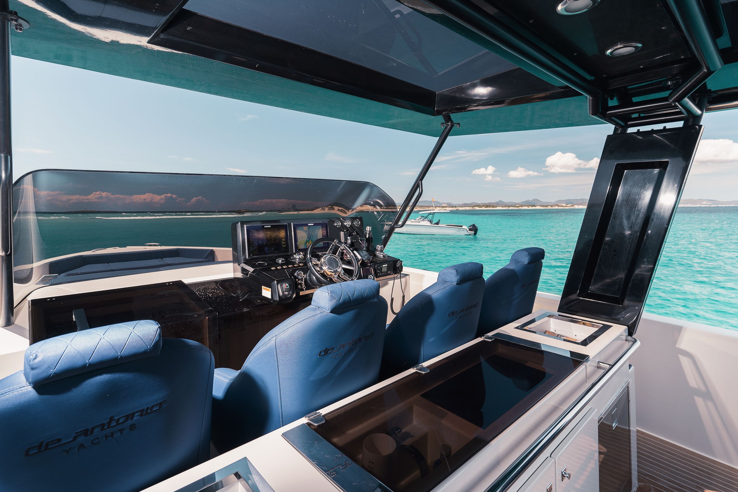 De Antonio D42 Open | Mantis