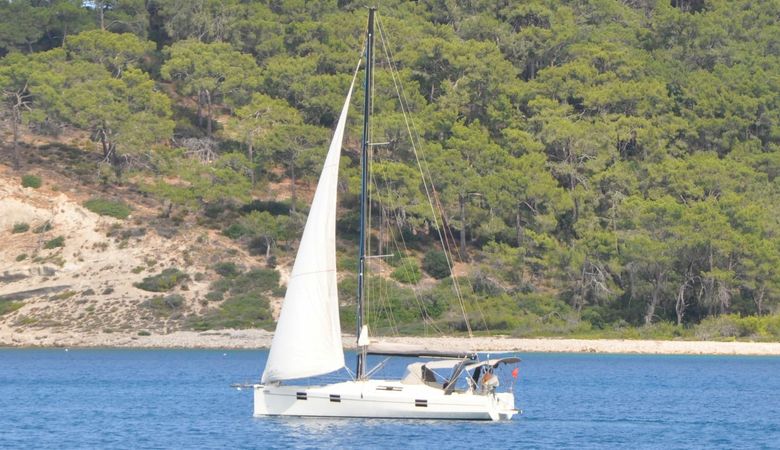 Azuree 40 | Hera Sailing