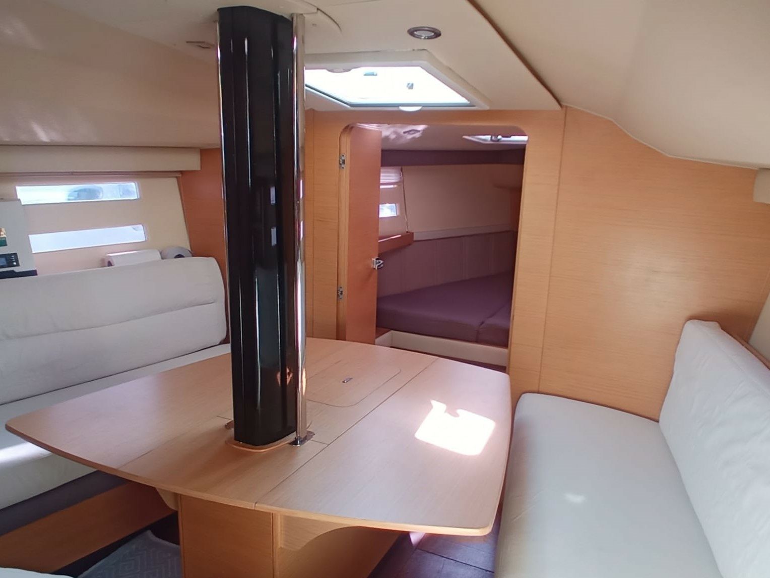 Azuree 40 | Hera Sailing