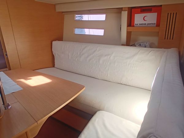 Azuree 40 | Hera Sailing