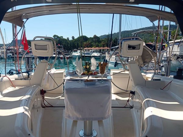 Azuree 40 | Hera Sailing