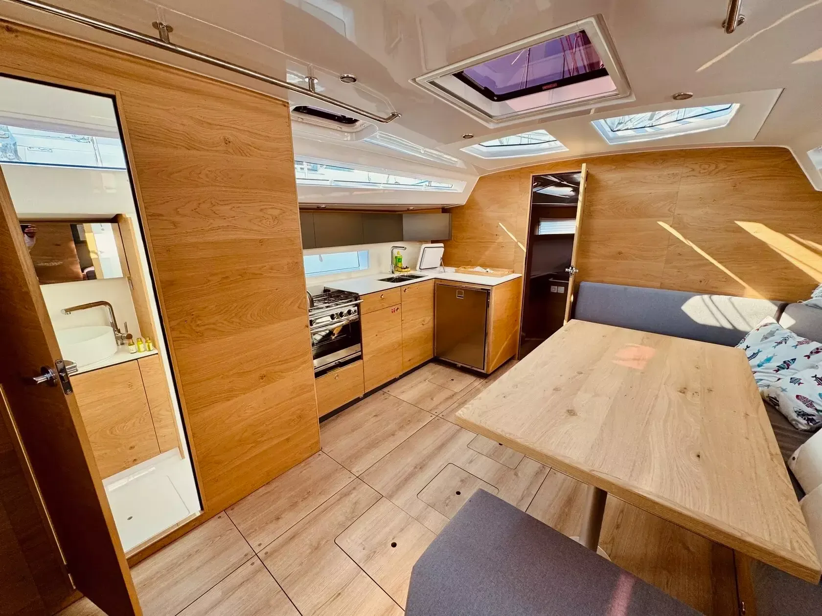 Elan Impression 43 | Skyline