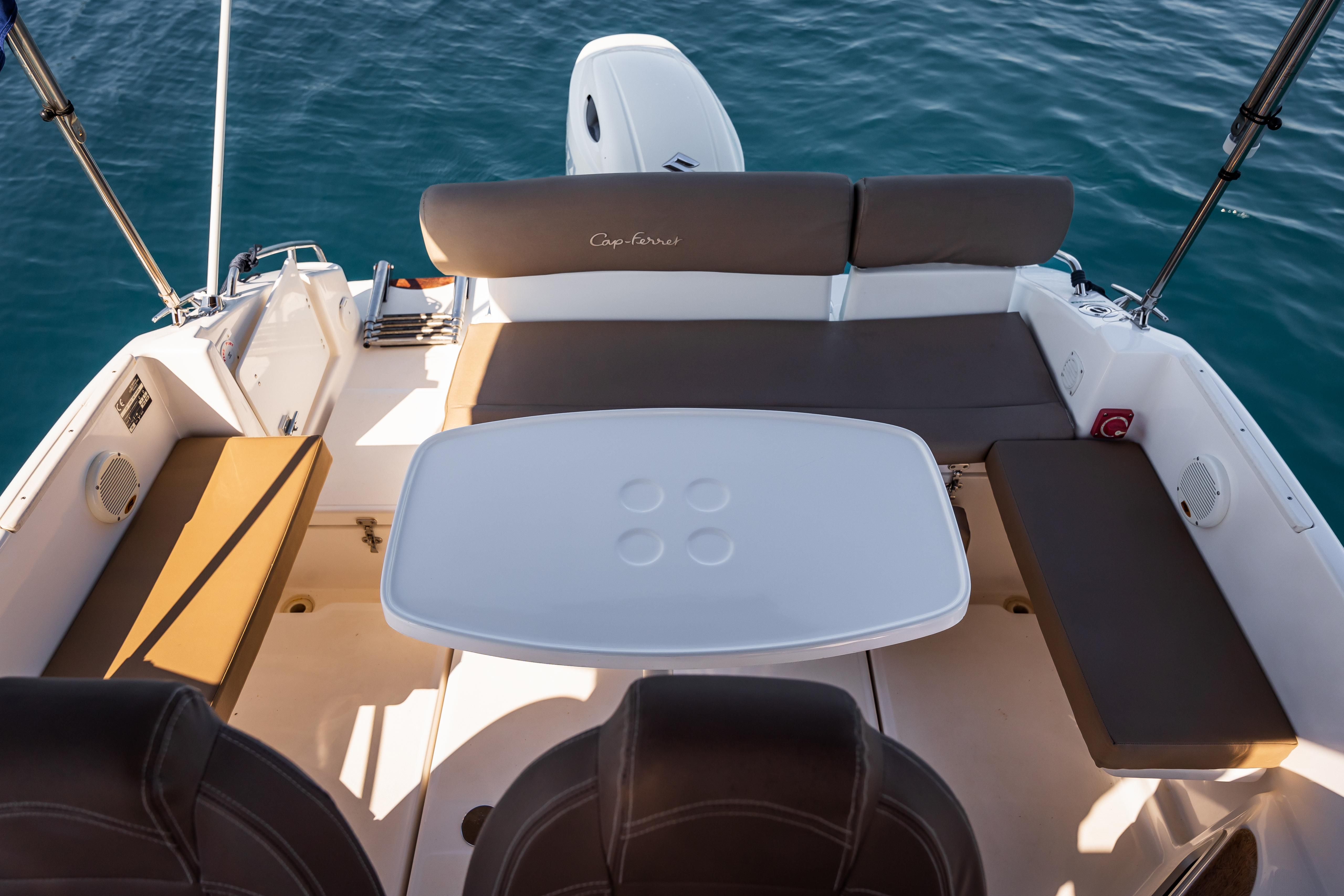 B2 Marine Cap Ferret 752 Cruiser | August