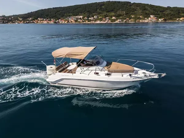 B2 Marine Cap Ferret 752 Cruiser | August