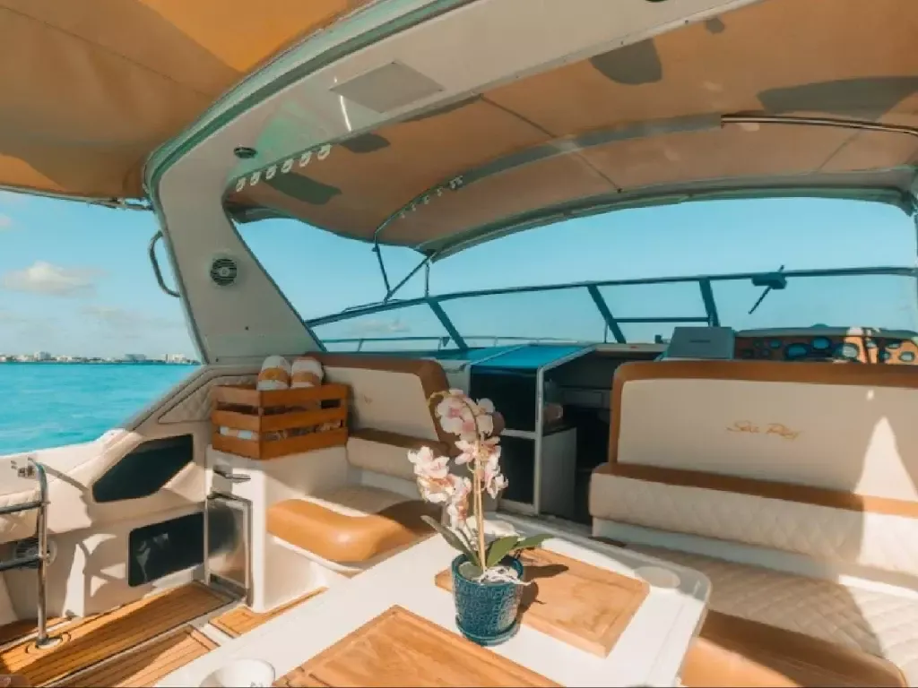 Sea Ray 43 | Tata