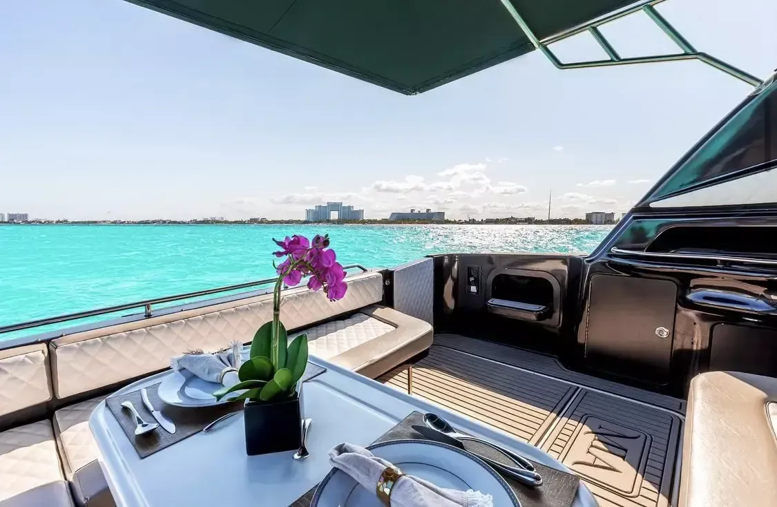Sea Ray 43 | Mia