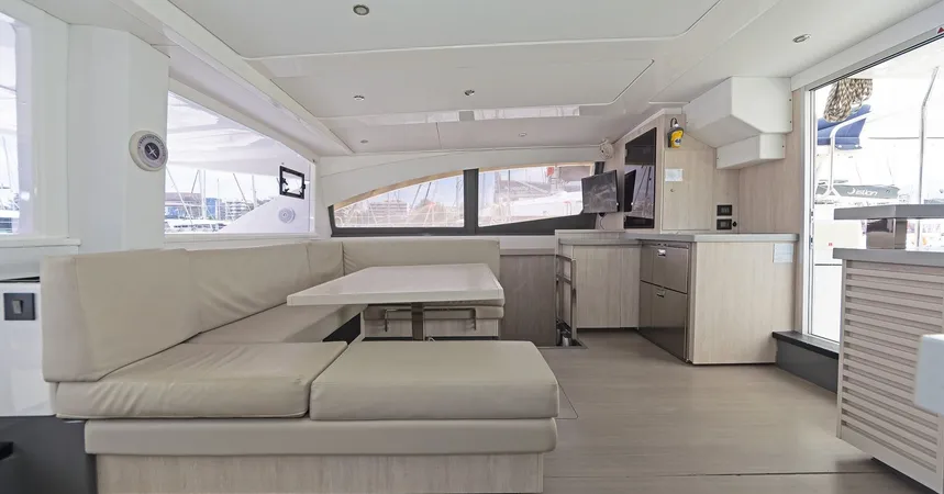 Leopard 48 | Satisfaction14