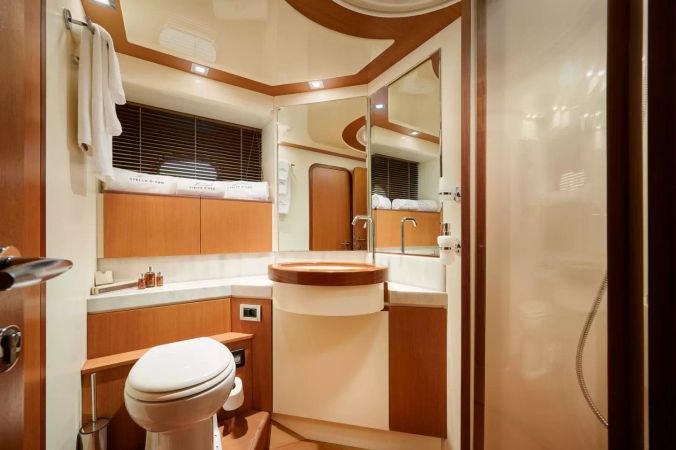 Ferretti 731 | Stella d'Oro