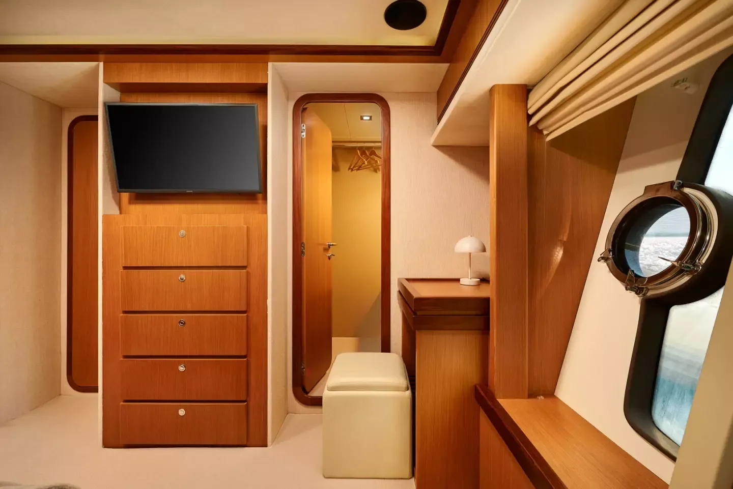 Ferretti 731 | Stella d'Oro