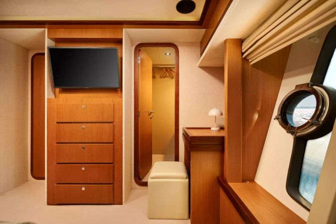 Ferretti 731 | Stella d'Oro