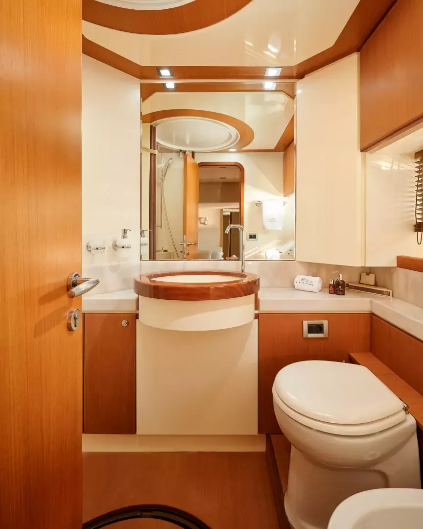 Ferretti 731 | Stella d'Oro