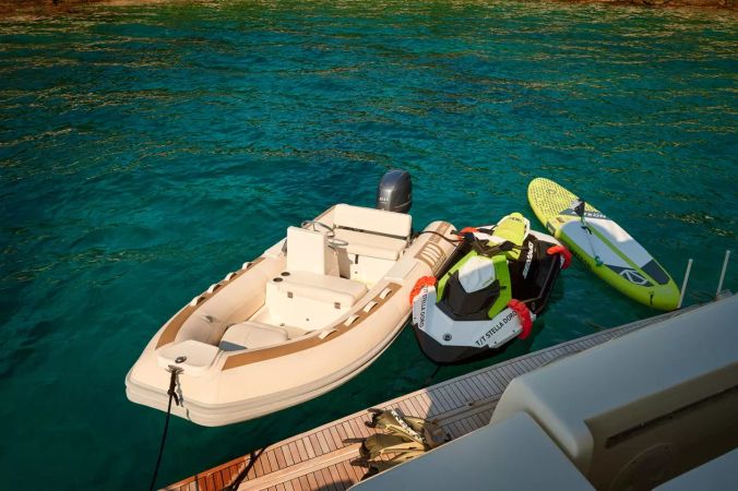 Ferretti 731 | Stella d'Oro