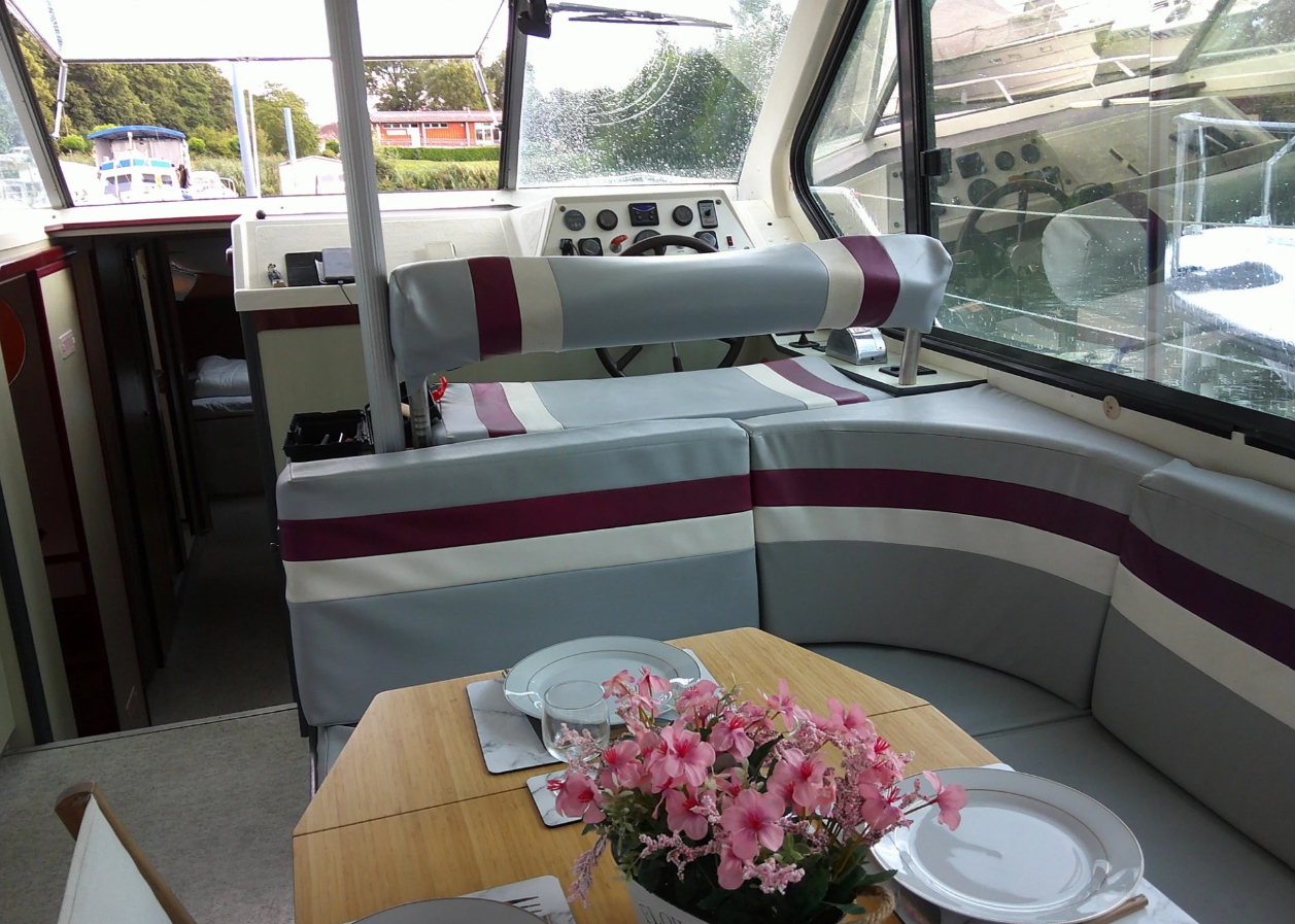 Nicols Sedan 1310 | Blue Note