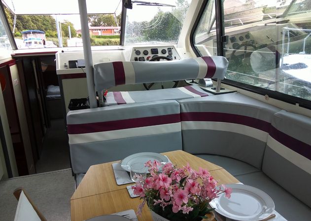 Nicols Sedan 1310 | Blue Note