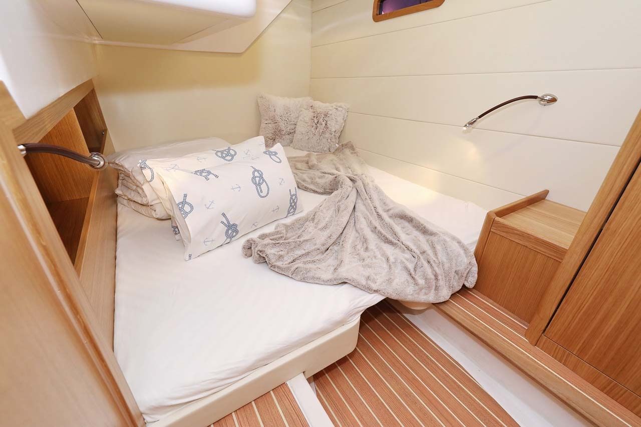 SAS Vektor Adriana 44 | 22