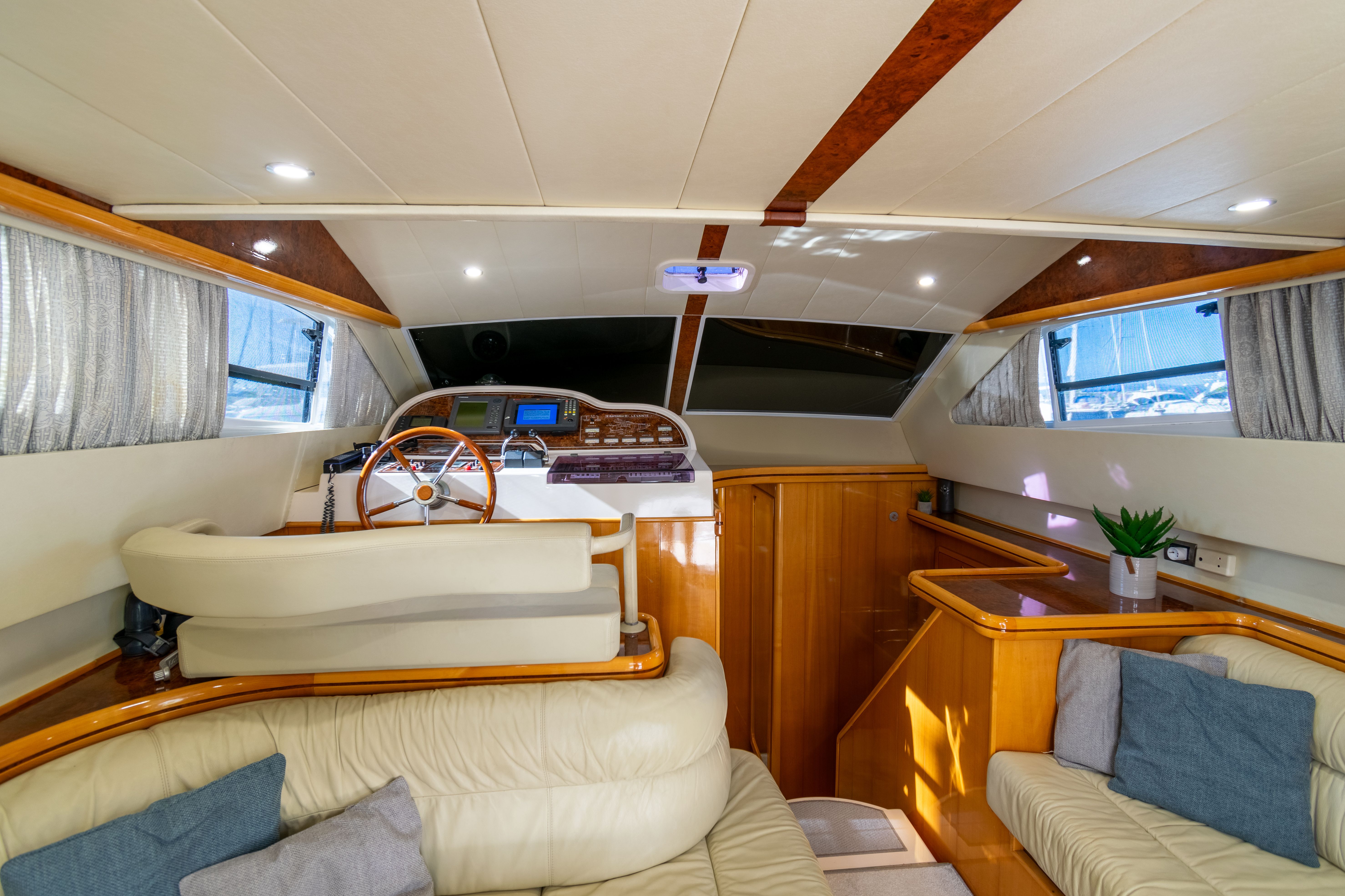 Levante 43 Fly | Alex