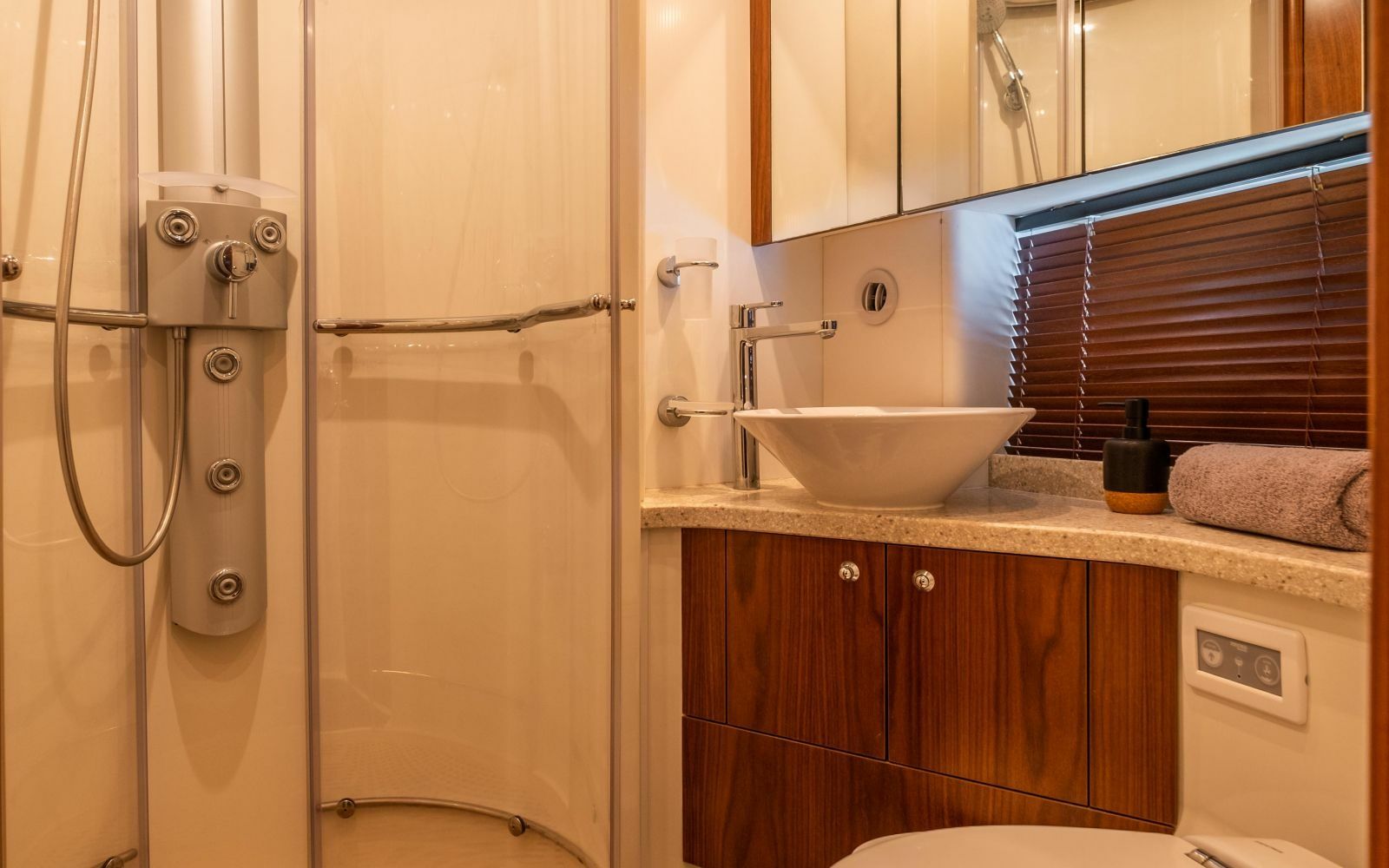 Sunseeker Predator 62 | Shadow