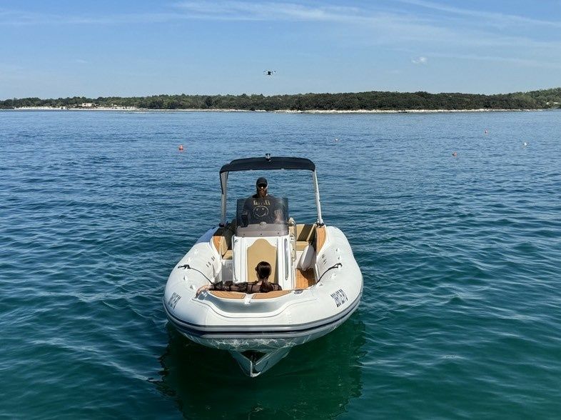 Navigati RIB 8 | Luna