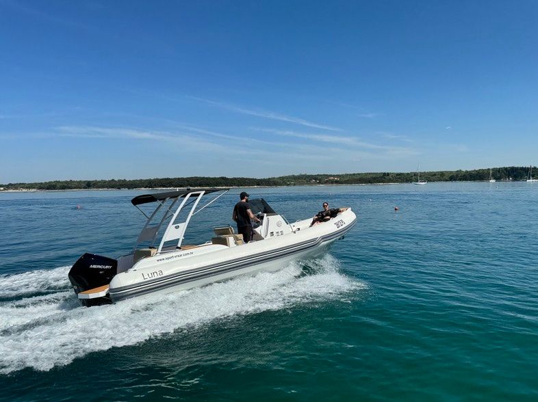 Navigati RIB 8 | Luna