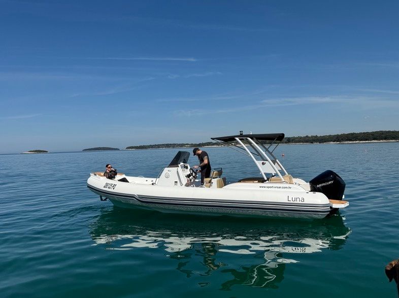 Navigati RIB 8 | Luna