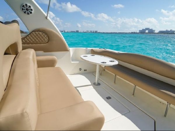 Sea Ray 420 Sundancer | At the Moment
