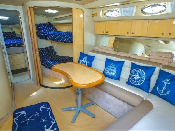 Sea Ray 420 Sundancer | At the Moment