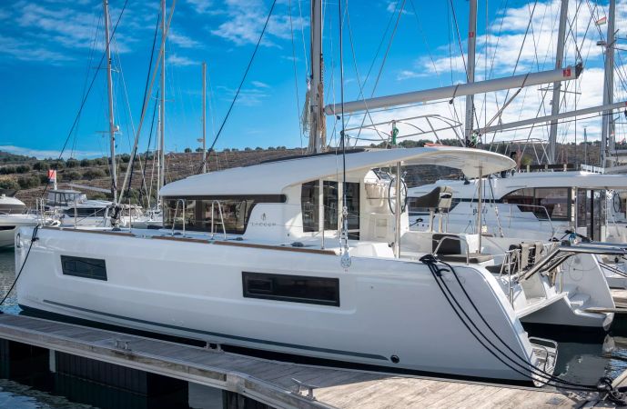 Lagoon 40 | Blue Lagoon