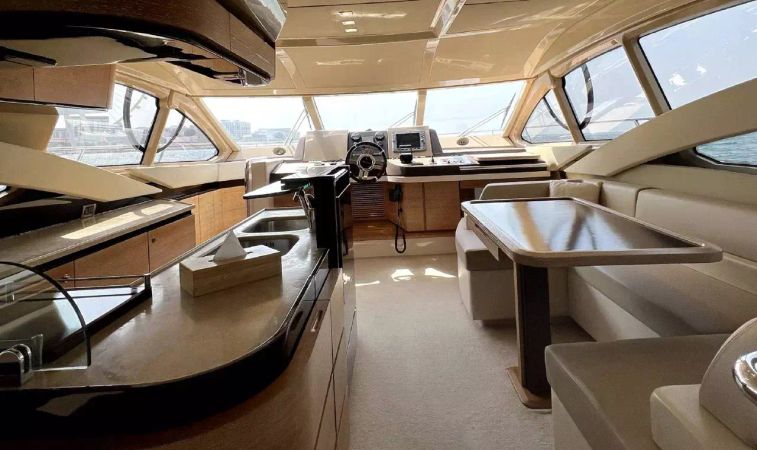 Azimut 58 | Friends