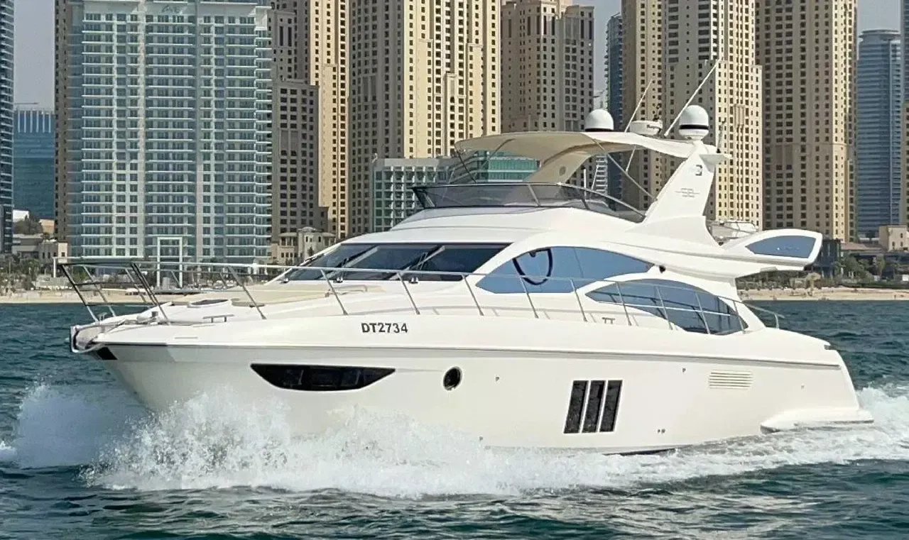 Azimut 58 | Friends