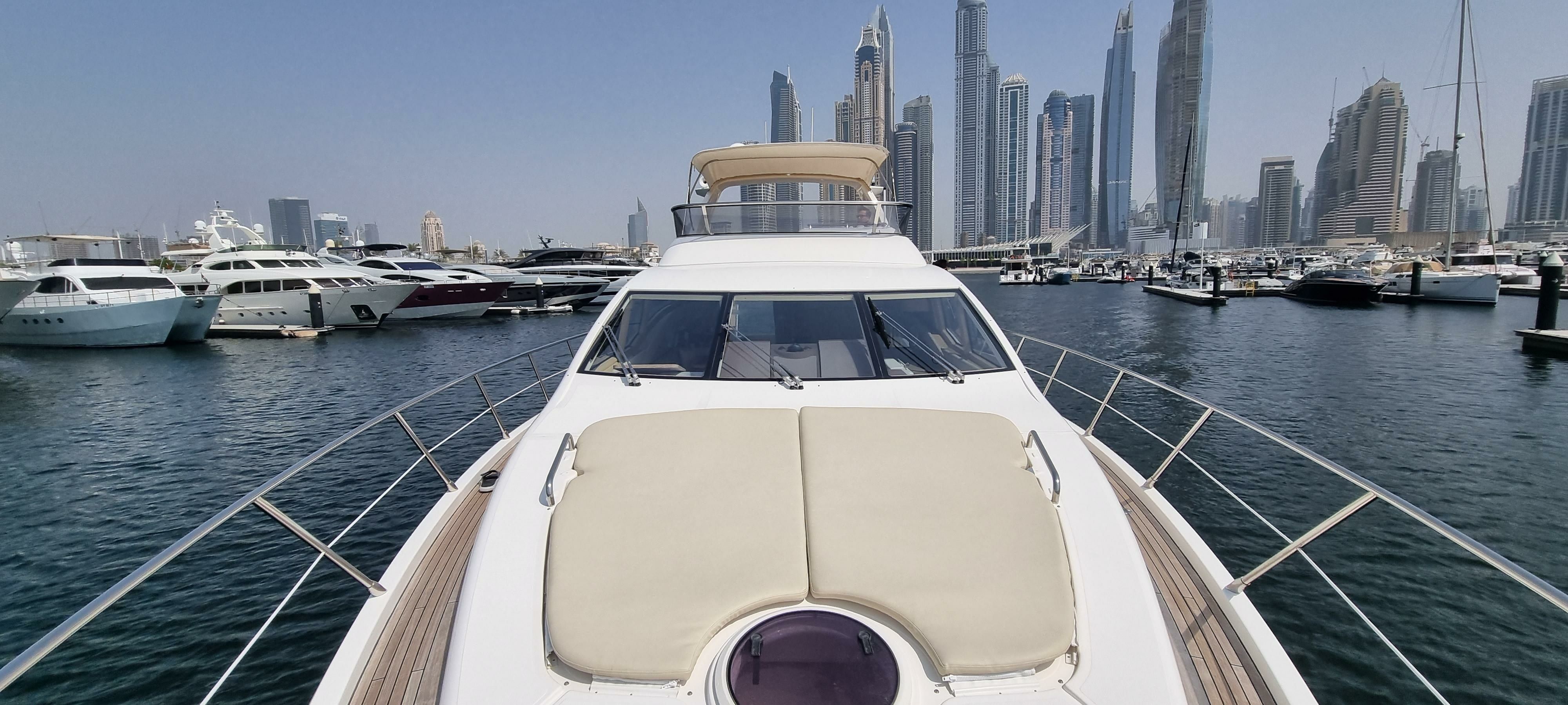 Azimut 58 | Friends