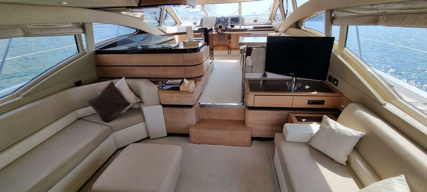 Azimut 58 | Friends
