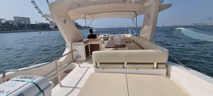 Azimut 58 | Friends
