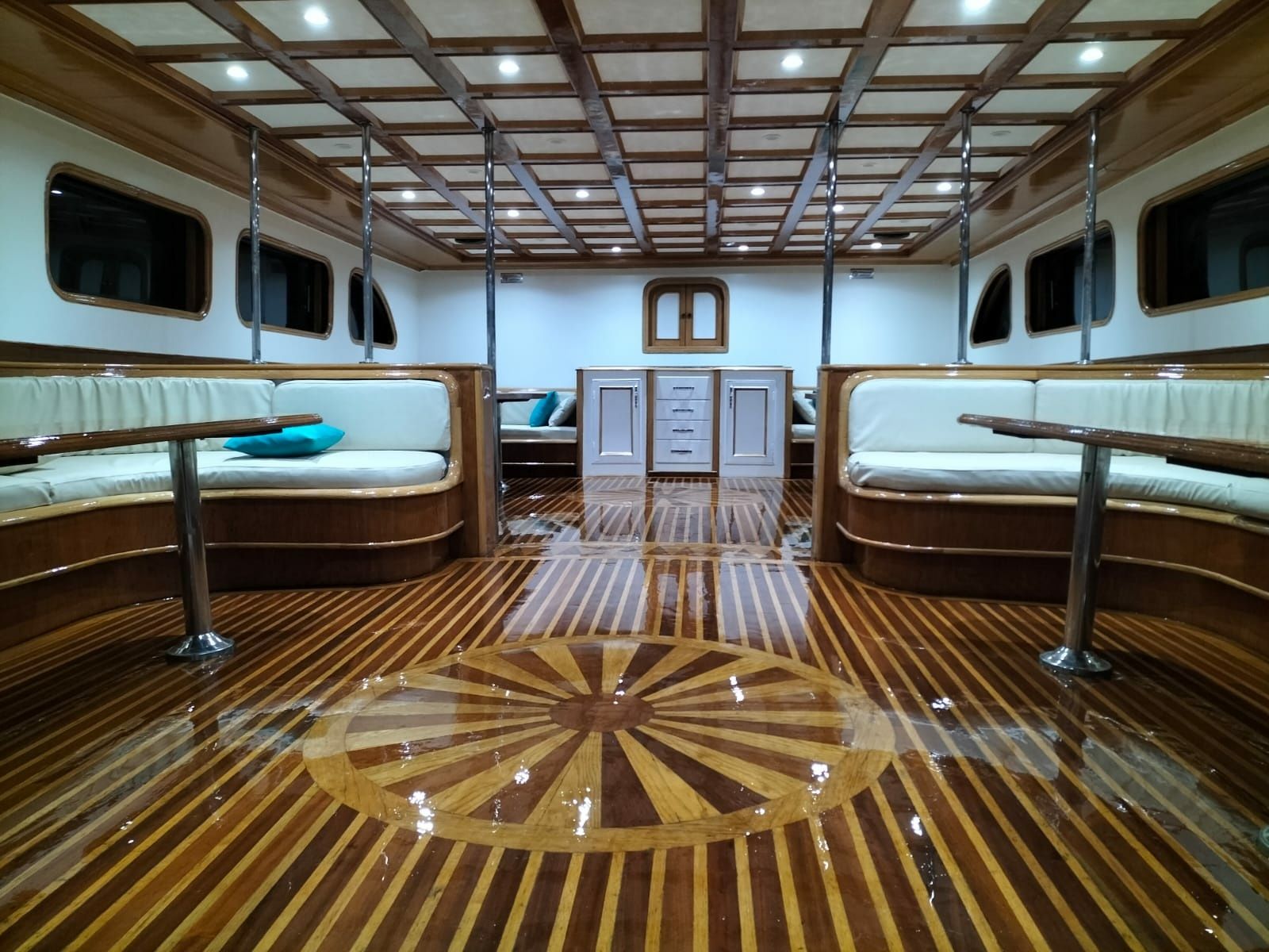 Custom Built 43 | Utopia Star