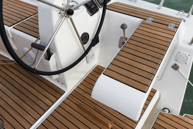 Dufour 350 | Spinaker