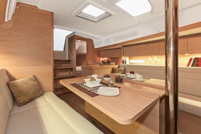 Dufour 350 | Spinaker