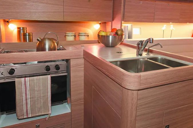 Dufour 350 | Spinaker