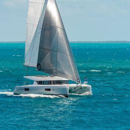 Lagoon 42 | Chill Out