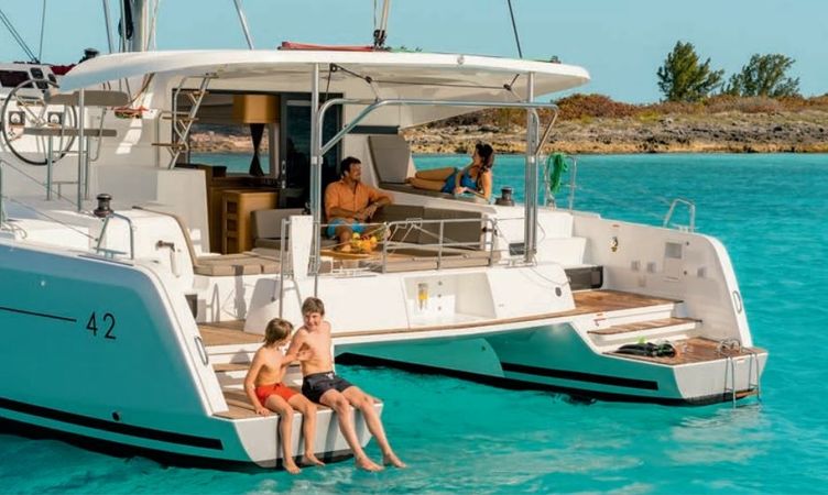 Lagoon 42 | Chill Out