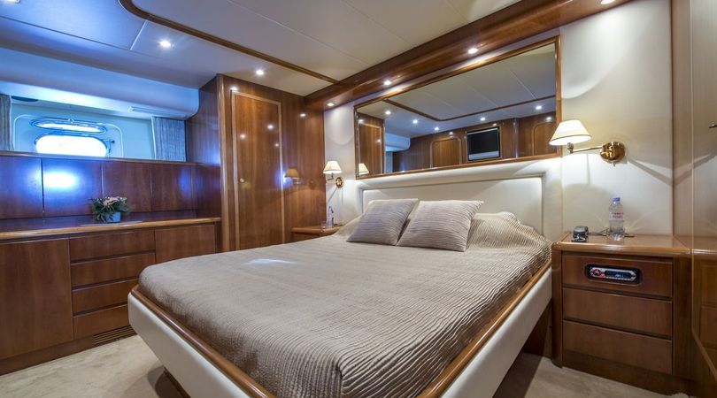 Falcon 86 | Lady Maureen