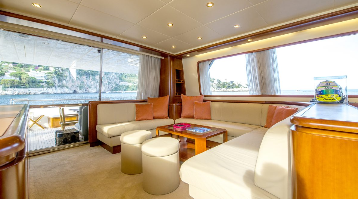 Falcon 86 | Lady Maureen