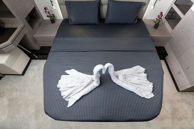 Fountaine Pajot MY6 | EMY6