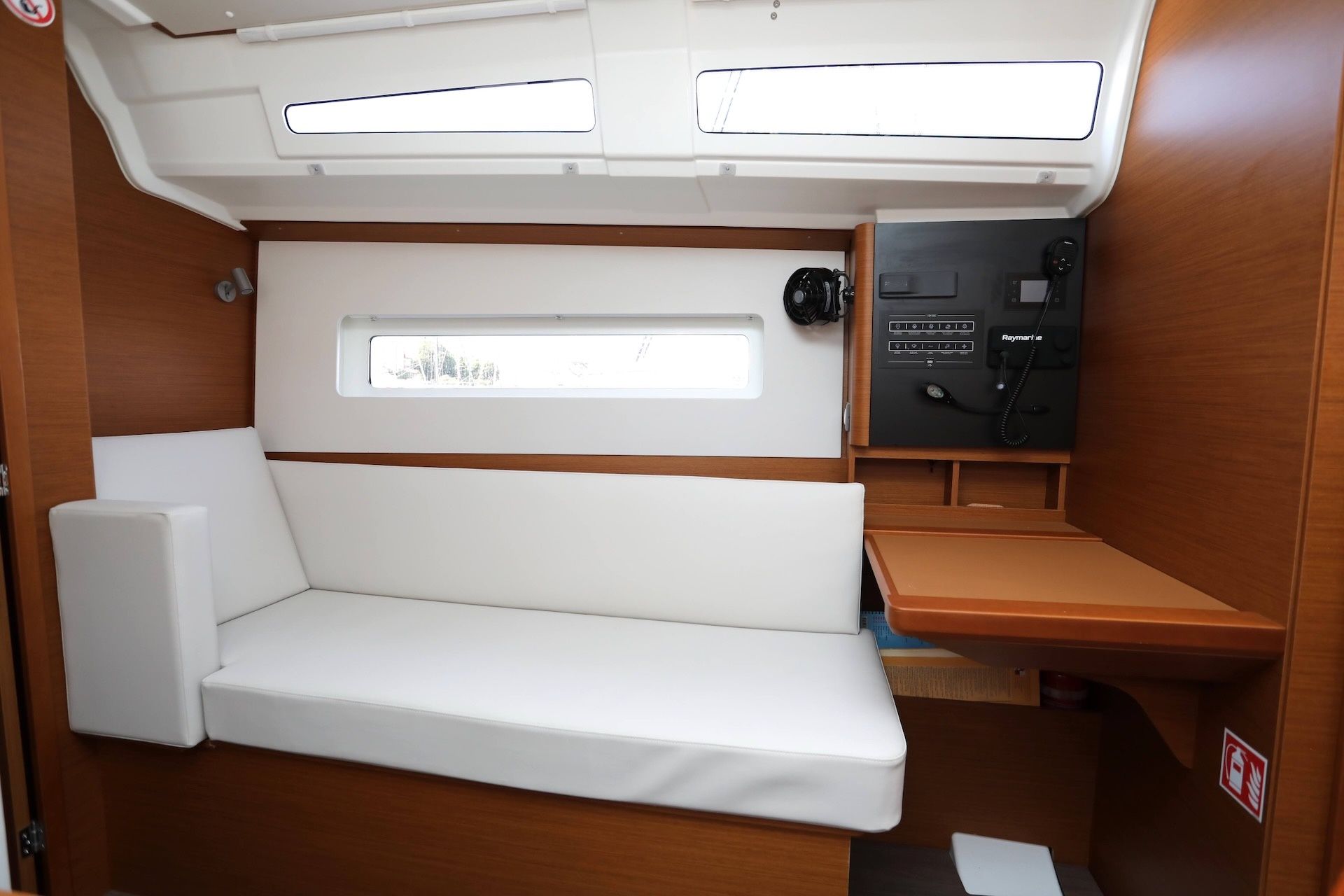 Jeanneau Sun Odyssey 380 | Red Kiss